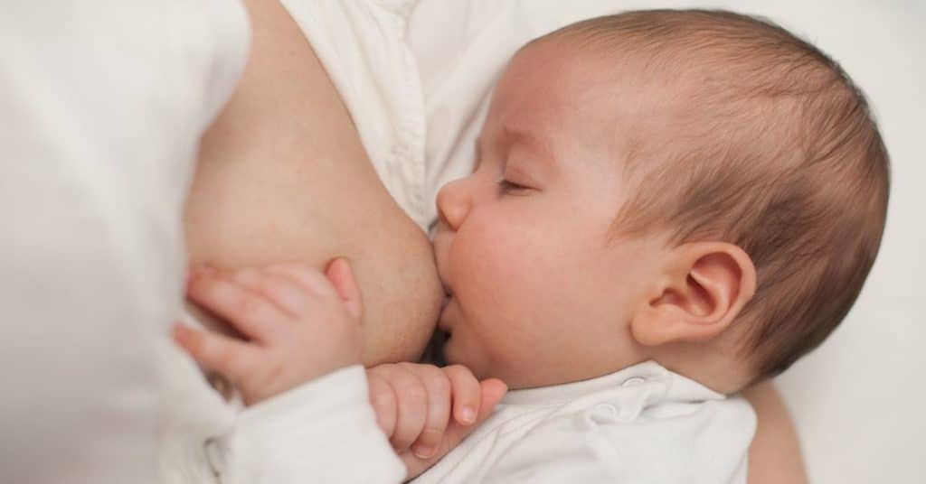 5-breastfeeding-tips-and-tricks-for-new-moms